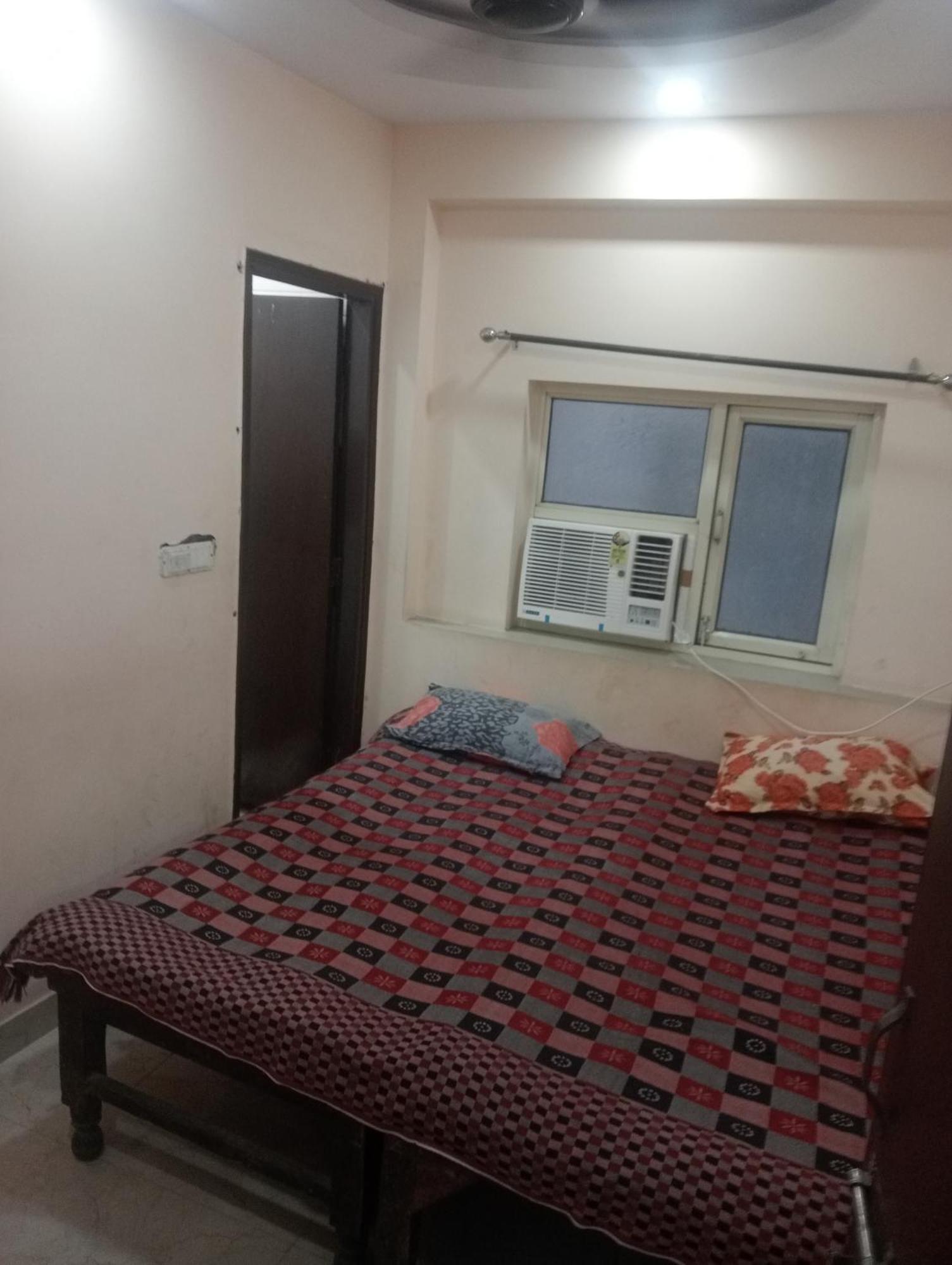 Ever Green Guest House Travel & Pg Nova Deli Exterior foto